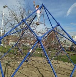 Meet your Posher, Hagos